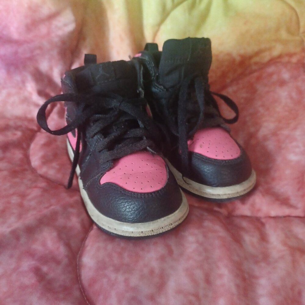 Kids sneakers